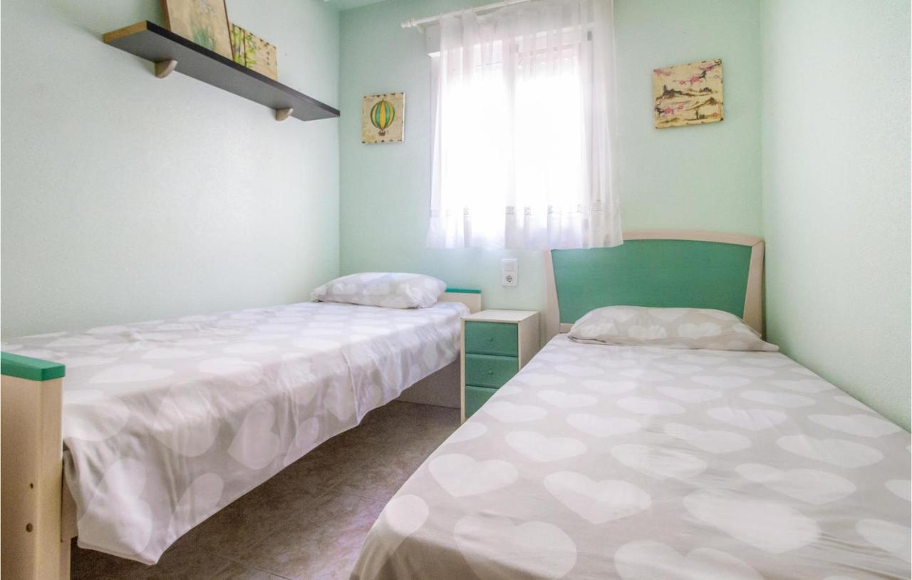 Lovely Apartment In Santa Pola With Wifi Buitenkant foto